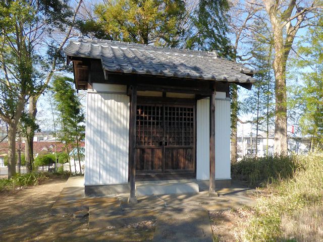 地蔵塚古墳上の地蔵堂